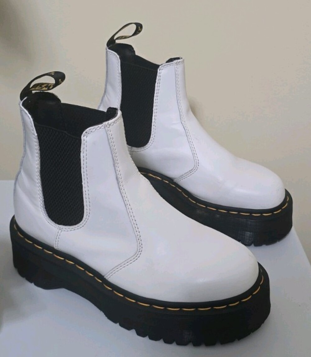Doc Martens 2976 Chelsea Platform Boots Quad Smooth White Leather US SZ 7 BH